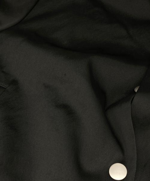 sheller（シェリエ）sheller (シェリエ) ボタンサテンブルゾン ブラック サイズ:Fの古着・服飾アイテム