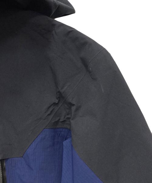 ARC'TERYX（アークテリクス）ARC'TERYX (アークテリクス) 40th別注 Theta AR Jacket ネイビー×ブラック サイズ:Sの古着・服飾アイテム