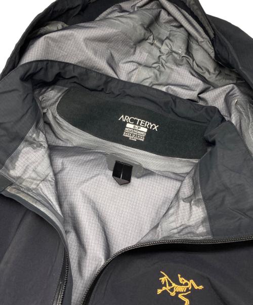 ARC'TERYX（アークテリクス）ARC'TERYX (アークテリクス) 40th別注 Theta AR Jacket ネイビー×ブラック サイズ:Sの古着・服飾アイテム
