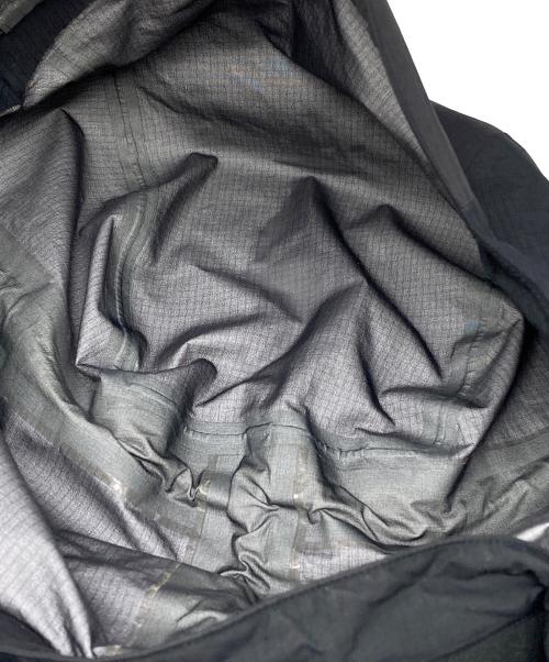 ARC'TERYX（アークテリクス）ARC'TERYX (アークテリクス) 40th別注 Theta AR Jacket ネイビー×ブラック サイズ:Sの古着・服飾アイテム