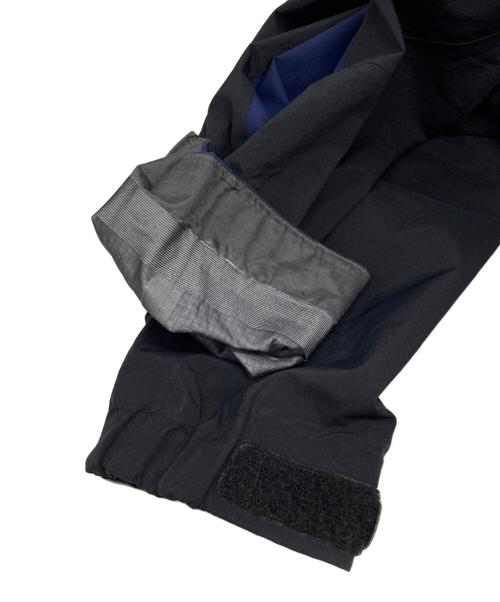 ARC'TERYX（アークテリクス）ARC'TERYX (アークテリクス) 40th別注 Theta AR Jacket ネイビー×ブラック サイズ:Sの古着・服飾アイテム