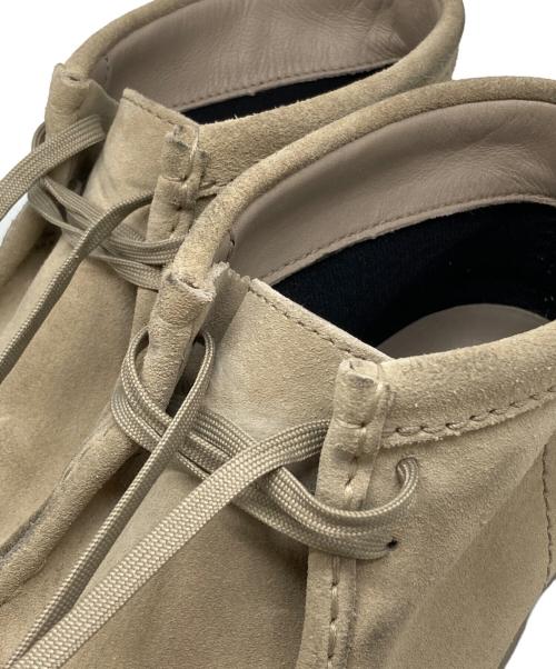 CLARKS（クラークス）CLARKS (クラークス) ワラビーブーツ ベージュ サイズ:UK8 1/2の古着・服飾アイテム