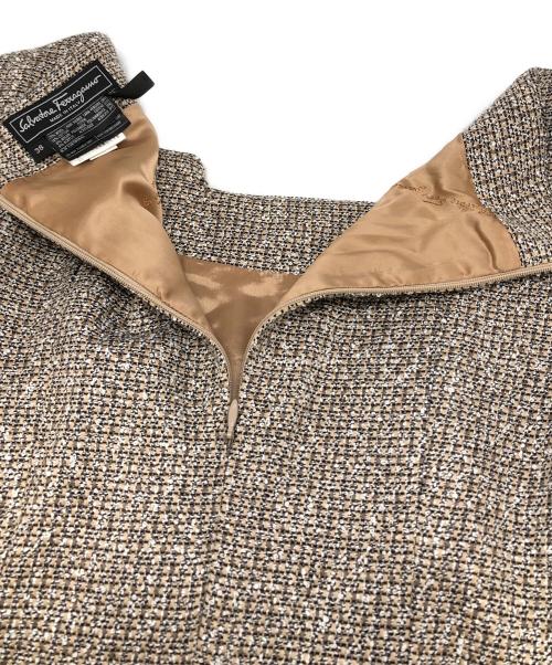 Salvatore Ferragamo（サルヴァトーレ フェラガモ）Salvatore Ferragamo (サルヴァトーレ フェラガモ) ツイード半袖ワンピース ベージュ サイズ:38の古着・服飾アイテム