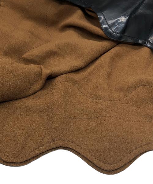 TOGA PULLA（トーガ プルラ）TOGA PULLA (トーガ プルラ) crop wave blouse ベージュ サイズ:36の古着・服飾アイテム