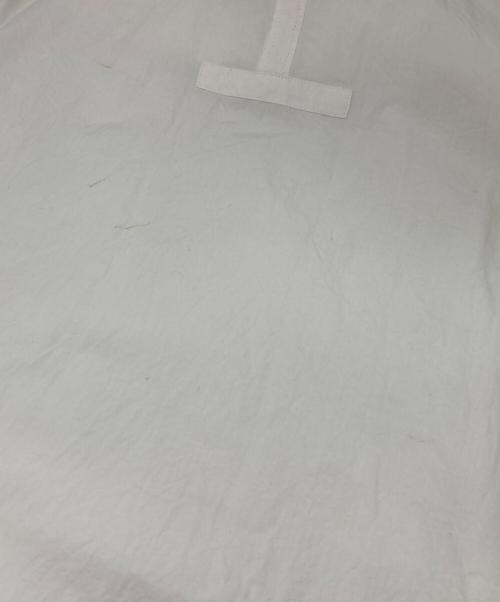 ARTS&SCIENCE（アーツアンドサイエンス）ARTS&SCIENCE (アーツアンドサイエンス) バンドカラープルオーバーシャツ ホワイト サイズ:3の古着・服飾アイテム