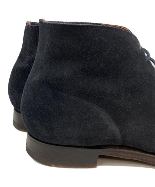 Crockett & Jones（クロケット＆ジョーンズ）Crockett & Jones (クロケット＆ジョーンズ) TOMORROW LAND (トゥモローランド) CHUKKA スウェードチャッカブーツ ネイビー サイズ:6の古着・服飾アイテム