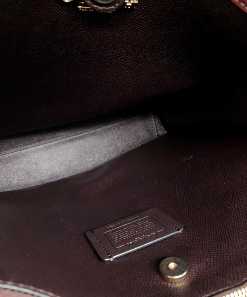 COACH（コーチ）COACH (コーチ) モリー バケット バッグ・シグネチャー シャンブレー バーガンディー サイズ:下記参照の古着・服飾アイテム