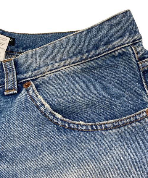 DOLCE & GABBANA（ドルチェ＆ガッバーナ）DOLCE & GABBANA (ドルチェ＆ガッバーナ) ロゴプレートデニムパンツ ブルー サイズ:52の古着・服飾アイテム