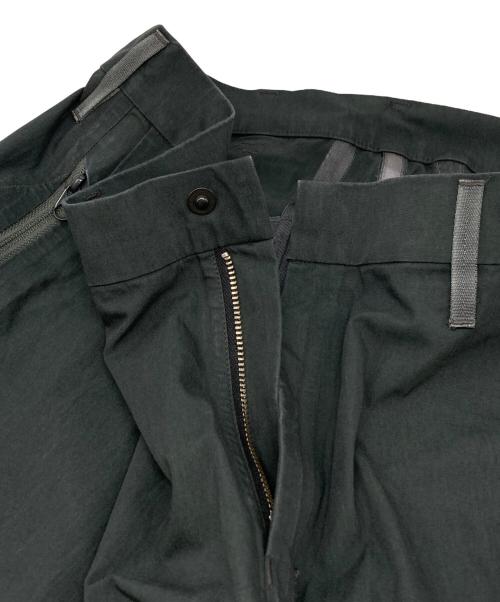 ARC'TERYX VEILANCE（アークテリクスヴェイランス）ARC'TERYX VEILANCE (アークテリクスヴェイランス) マルチポケットパンツ グレー サイズ:32の古着・服飾アイテム