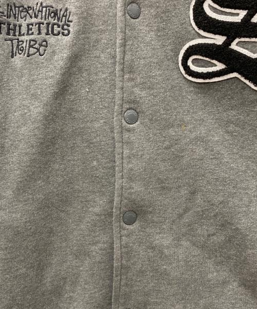 stussy（ステューシー）stussy (ステューシー) スウェットスタジャン グレー×ブラック サイズ:XLの古着・服飾アイテム