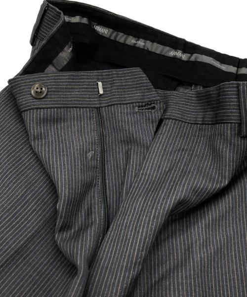 ARMANI COLLEZIONI（アルマーニ コレツィオーニ）ARMANI COLLEZIONI (アルマーニ コレツィオーニ) 2Bセットアップスーツ グレー サイズ:50の古着・服飾アイテム