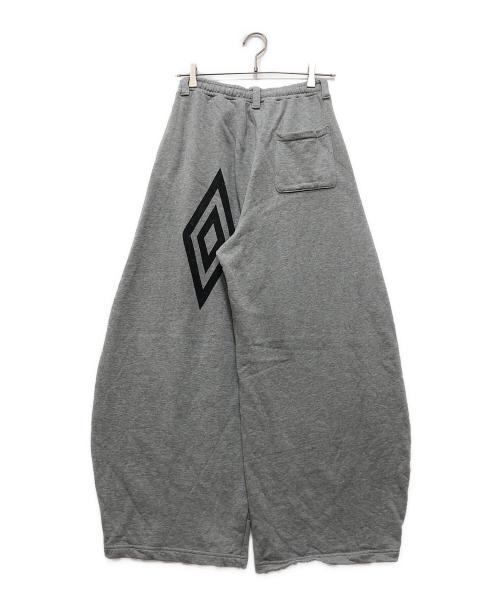 UMBRO（アンブロ）UMBRO (アンブロ) epnok (エプノック) Curved Tack Sweatpants グレー サイズ:Sの古着・服飾アイテム