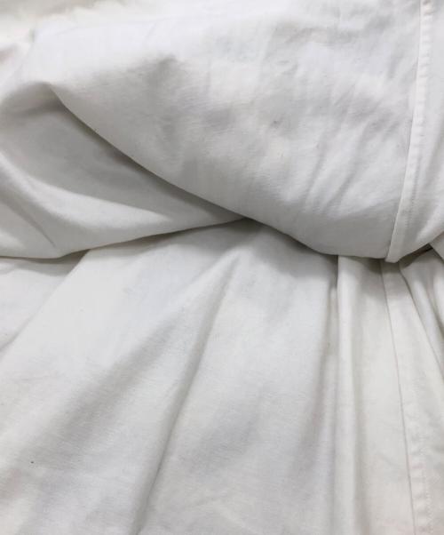 BLAMINK（ブラミンク）BLAMINK (ブラミンク) エンボス加工ノースリーブワンピース ホワイト サイズ:36の古着・服飾アイテム