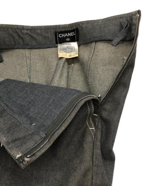 CHANEL（シャネル）CHANEL (シャネル) ココマークラインストーンフレアデニムパンツ グレー サイズ:36の古着・服飾アイテム