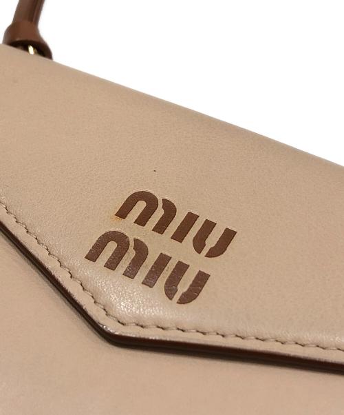 MIU MIU（ミュウミュウ）MIU MIU (ミュウミュウ) レザーフラグメントケース ベージュ サイズ:下記参照の古着・服飾アイテム