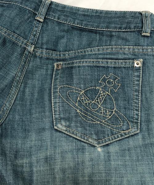 Vivienne Westwood（ヴィヴィアンウエストウッド）Vivienne Westwood (ヴィヴィアンウエストウッド) オーブ刺繍デニムパンツ ブルー サイズ:1の古着・服飾アイテム