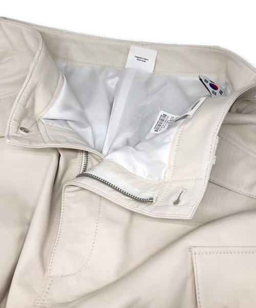 NOMANUAL（ノーマニュアル）NOMANUAL (ノーマニュアル) LEATHER CARGO PANTS アイボリー サイズ:Mの古着・服飾アイテム