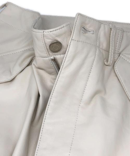 NOMANUAL（ノーマニュアル）NOMANUAL (ノーマニュアル) LEATHER CARGO PANTS アイボリー サイズ:Mの古着・服飾アイテム