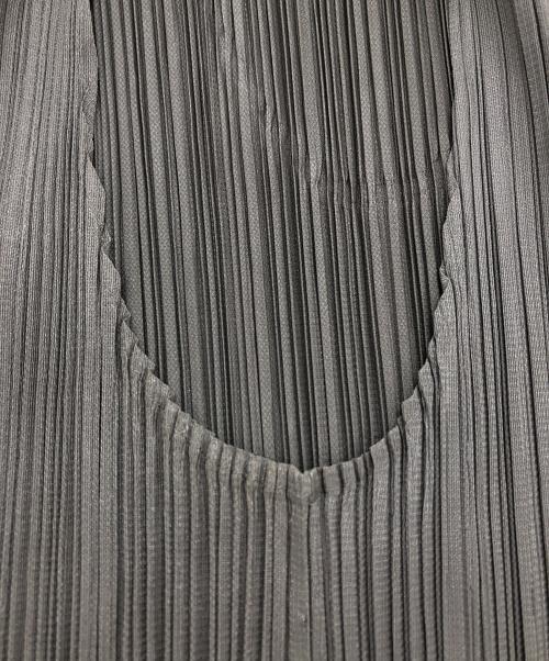 PLEATS PLEASE（プリーツプリーズ）PLEATS PLEASE (プリーツプリーズ) ノースリーブプリーツカットソー グレー サイズ:3の古着・服飾アイテム