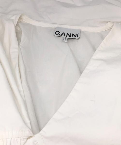 GANNI（ガニー）GANNI (ガニー) コットンポプリン Vネックラッフルブラウス ホワイト サイズ:36の古着・服飾アイテム