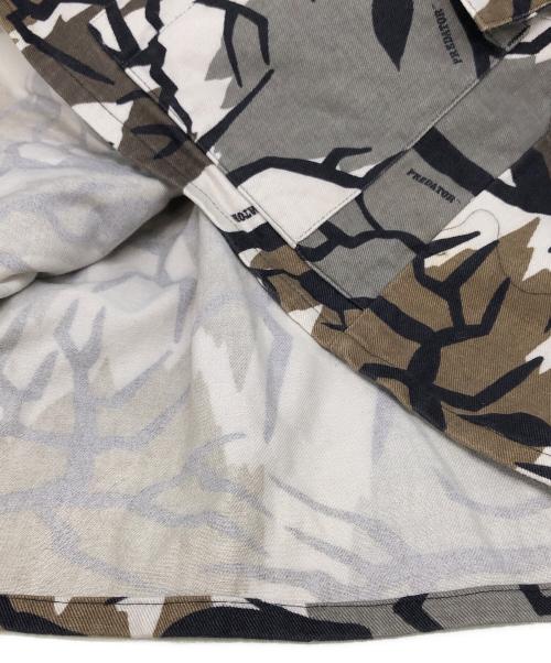 PREDATOR CAMOUFLAGE（プレデター カモフラージュ）PREDATOR CAMOUFLAGE (プレデター カモフラージュ) プレデターカモジップアップジャケット グレー×ブラウン サイズ:XLの古着・服飾アイテム