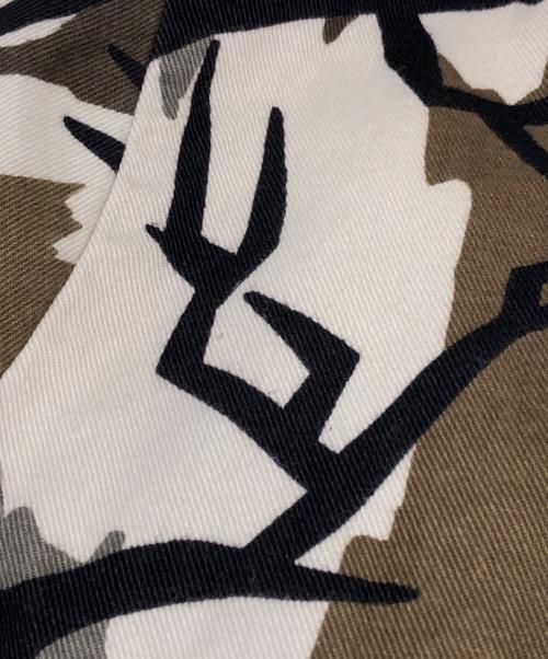 PREDATOR CAMOUFLAGE（プレデター カモフラージュ）PREDATOR CAMOUFLAGE (プレデター カモフラージュ) プレデターカモジップアップジャケット グレー×ブラウン サイズ:XLの古着・服飾アイテム