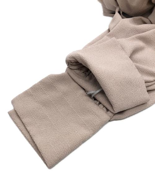 Snidel（スナイデル）Snidel (スナイデル) Sustainableデコルテオープンワンピース ベージュ サイズ:SIZE 2 未使用品の古着・服飾アイテム