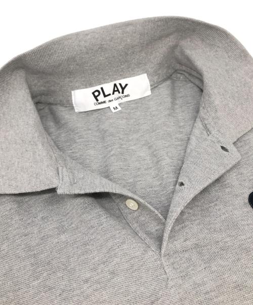 PLAY COMME des GARCONS（プレイコムデギャルソン）PLAY COMME des GARCONS (プレイコムデギャルソン) ハートワッペンポロシャツ グレー サイズ:Mの古着・服飾アイテム
