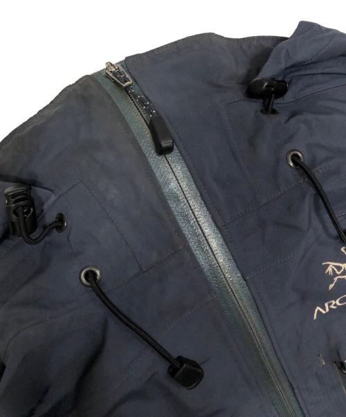 ARC'TERYX（アークテリクス）ARC'TERYX (アークテリクス) THETA AR JACKET CINDER サイズ:Mの古着・服飾アイテム