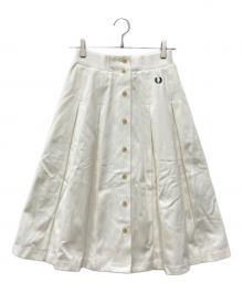 FRED PERRY（フレッドペリー）の古着「プリーツ バック スカート」｜ホワイト