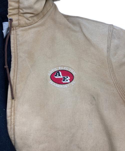 CarHartt（カーハート）CarHartt (カーハート) 企業刺繍ロゴ アクティブジャケット ベージュ サイズ:不明の古着・服飾アイテム