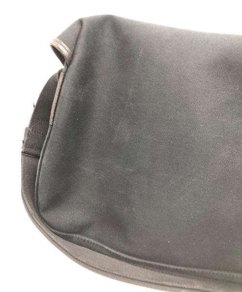 brady（ブレディ）brady (ブレディ) Ariel Trout Small キャンバスショルダーバッグ ブラック サイズ:以下参照の古着・服飾アイテム