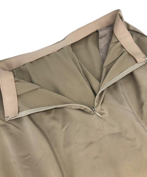 BALLSEY（ボールジィ）BALLSEY (ボールジィ) キュプラサテンストレッチ ランダムタックスカート ベージュ サイズ:36の古着・服飾アイテム