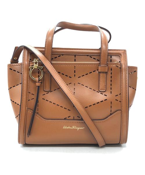 Salvatore Ferragamo（サルヴァトーレ フェラガモ）Salvatore Ferragamo (サルヴァトーレ フェラガモ) AMY カットワーク2WAYバッグ ブラウンの古着・服飾アイテム