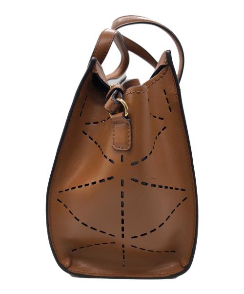 Salvatore Ferragamo（サルヴァトーレ フェラガモ）Salvatore Ferragamo (サルヴァトーレ フェラガモ) AMY カットワーク2WAYバッグ ブラウンの古着・服飾アイテム