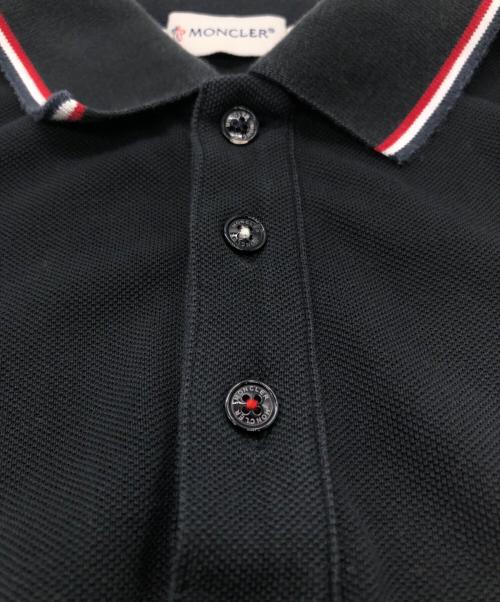 MONCLER（モンクレール）MONCLER (モンクレール) ポロシャツ ネイビー サイズ:SIZE Mの古着・服飾アイテム