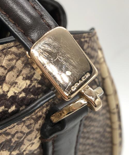 COACH（コーチ）COACH (コーチ) ミネッタパイソン型押し2WAYバッグ ベージュの古着・服飾アイテム