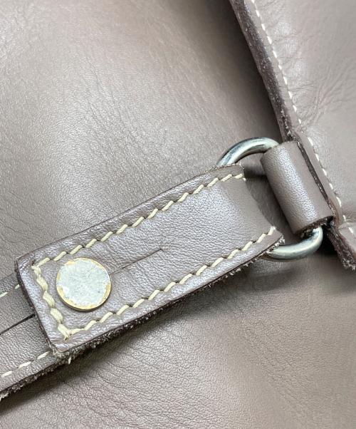 Charles et Charlus（シャルル・エ・シャルリュス）Charles et Charlus (シャルル・エ・シャルリュス) レザー3WAYバッグ ベージュの古着・服飾アイテム