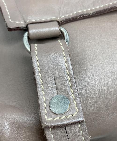 Charles et Charlus（シャルル・エ・シャルリュス）Charles et Charlus (シャルル・エ・シャルリュス) レザー3WAYバッグ ベージュの古着・服飾アイテム