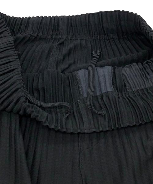 HOMME PLISSE ISSEY MIYAKE（オム プリッセ イッセイ ミヤケ）HOMME PLISSE ISSEY MIYAKE (オム プリッセ イッセイ ミヤケ) 消しプリーツパンツ ブラック サイズ:2の古着・服飾アイテム
