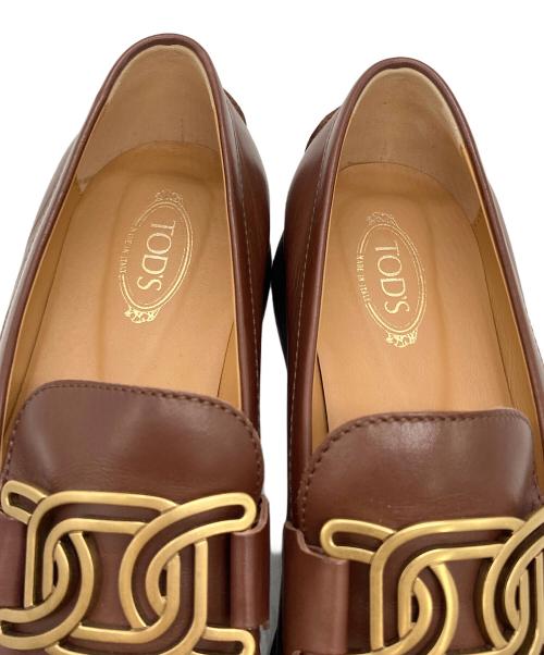 TOD'S（トッズ）TOD'S (トッズ) ケイト チェーンスクエアトゥローファー ブラウン サイズ:37の古着・服飾アイテム