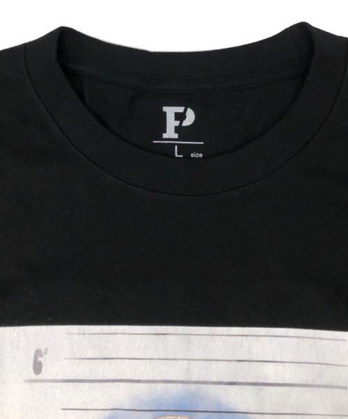 FUCHU PRISON（フチュウプリズン）FUCHU PRISON (フチュウプリズン) 刃牙 (バキ) ビスケット・オリバ プリントTシャツ ブラック サイズ:L 未使用品の古着・服飾アイテム