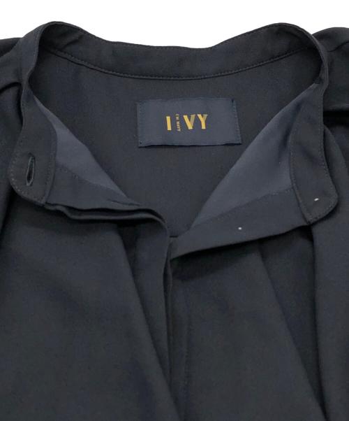 IVY I'M NAVY（アイビーアイムネイビー）IVY I'M NAVY (アイビーアイムネイビー) Ruffle Blouse ネイビー サイズ:SIZE FREEの古着・服飾アイテム