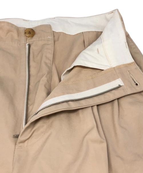 AURALEE（オーラリー）AURALEE (オーラリー) WASHED FINX LIGHT CHINO TUCK WIDE PANTS ベージュ サイズ:SIZE 0の古着・服飾アイテム