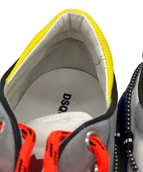 DSQUARED2（ディースクエアード）DSQUARED2 (ディースクエアード) ローカットスニーカー グレー×マルチカラー サイズ:SIZE 43の古着・服飾アイテム