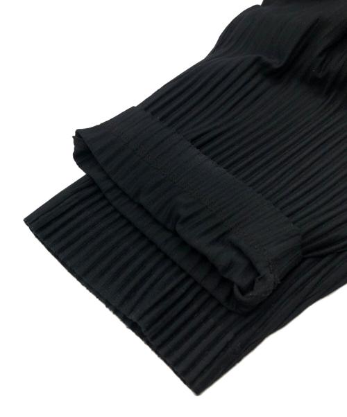 HOMME PLISSE ISSEY MIYAKE（オム プリッセ イッセイ ミヤケ）HOMME PLISSE ISSEY MIYAKE (オム プリッセ イッセイ ミヤケ) BASICS消しプリーツパンツ ブラック サイズ:SIZE 2の古着・服飾アイテム