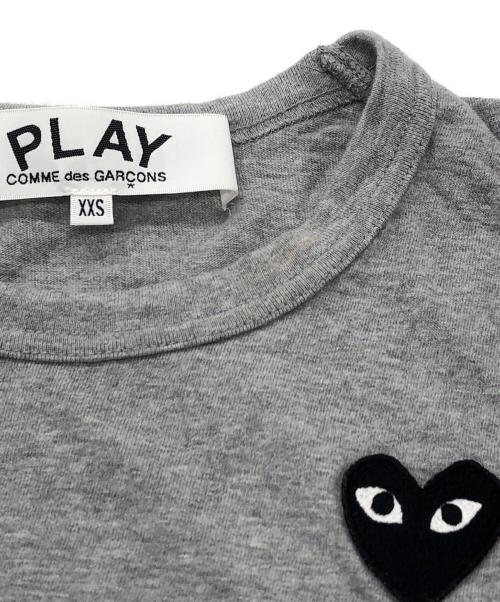 PLAY COMME des GARCONS（プレイコムデギャルソン）PLAY COMME des GARCONS (プレイコムデギャルソン) ハートロゴTシャツ グレー サイズ:SIZE XXSの古着・服飾アイテム