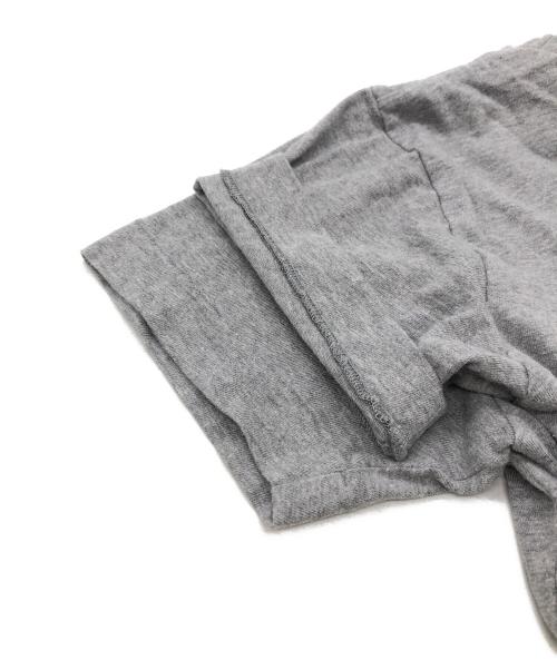 PLAY COMME des GARCONS（プレイコムデギャルソン）PLAY COMME des GARCONS (プレイコムデギャルソン) ハートロゴTシャツ グレー サイズ:SIZE XXSの古着・服飾アイテム