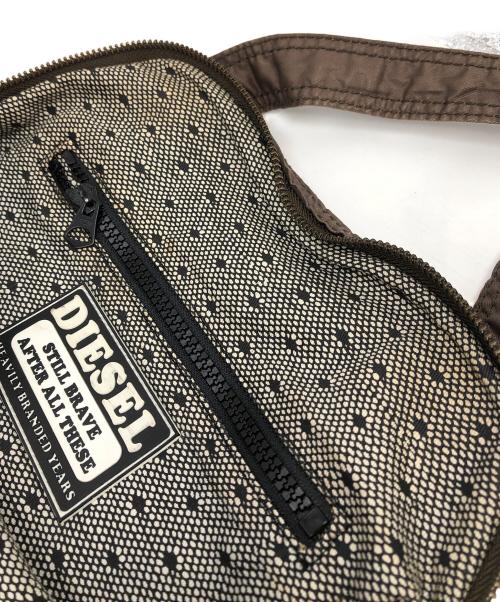 DIESEL（ディーゼル）DIESEL (ディーゼル) アーカイブメタルロゴハンドバッグ ブラウン サイズ:下記参照の古着・服飾アイテム