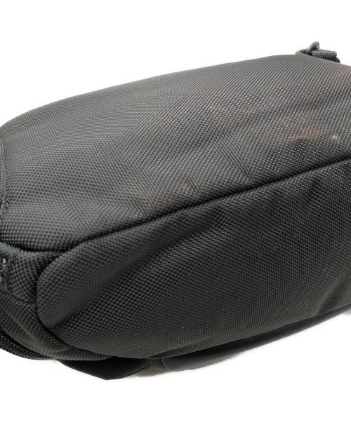 TUMI（トゥミ）TUMI (トゥミ) ケリー スリングバッグ ブラックの古着・服飾アイテム